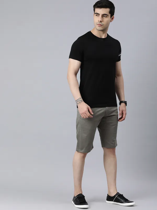 Dark_Cream_Shorts_For_Mens