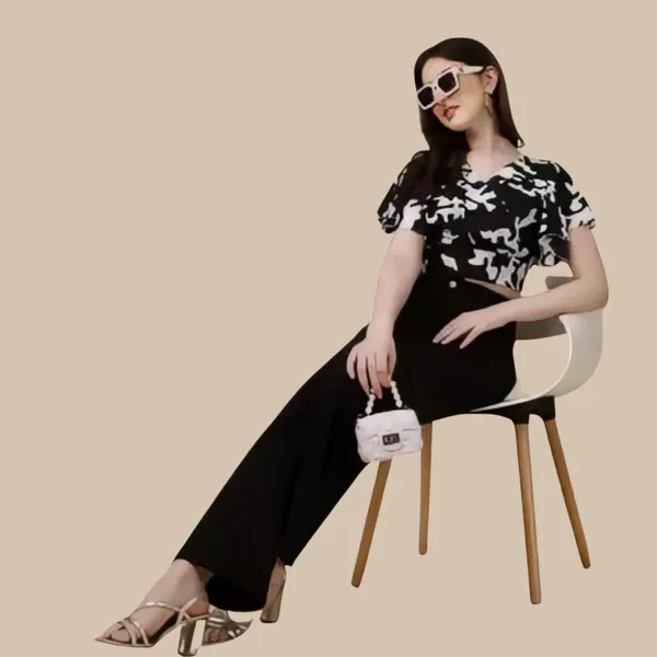 Black_Crepe_Floral_Pattern_Trendy_V-Neck_Crop_Tops