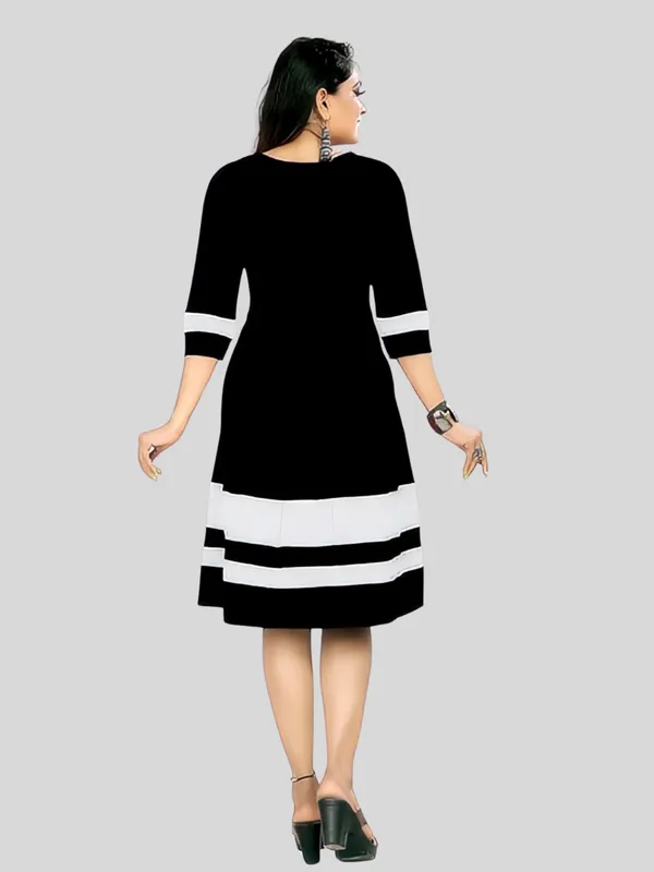 Black_Crepe_A-Line_Dress_For_Women
