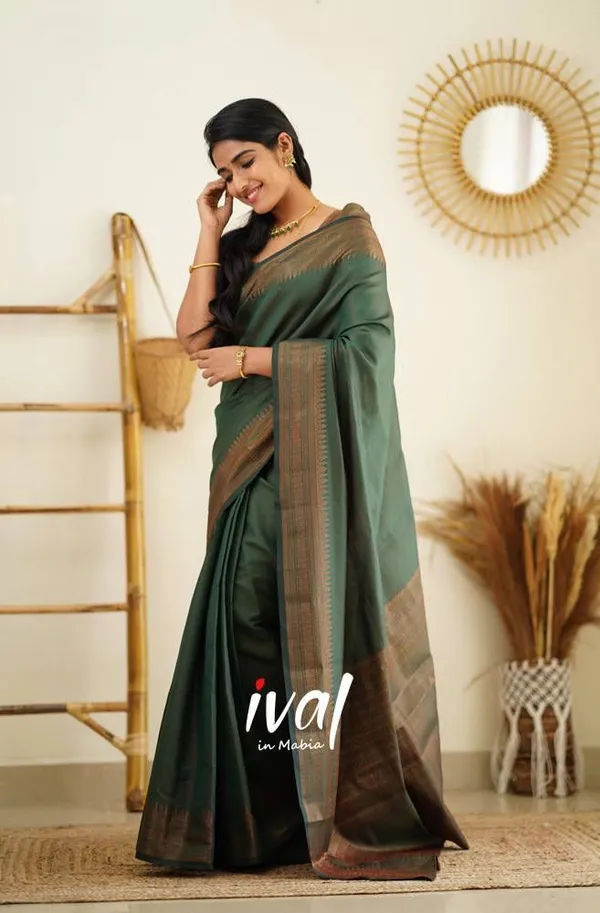 Woven_Kanjivaram_,_Banarasi_Jacquard_Saree