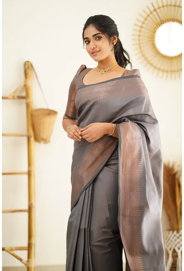 Woven_Kanjivaram_,_Banarasi_Jacquard_Saree