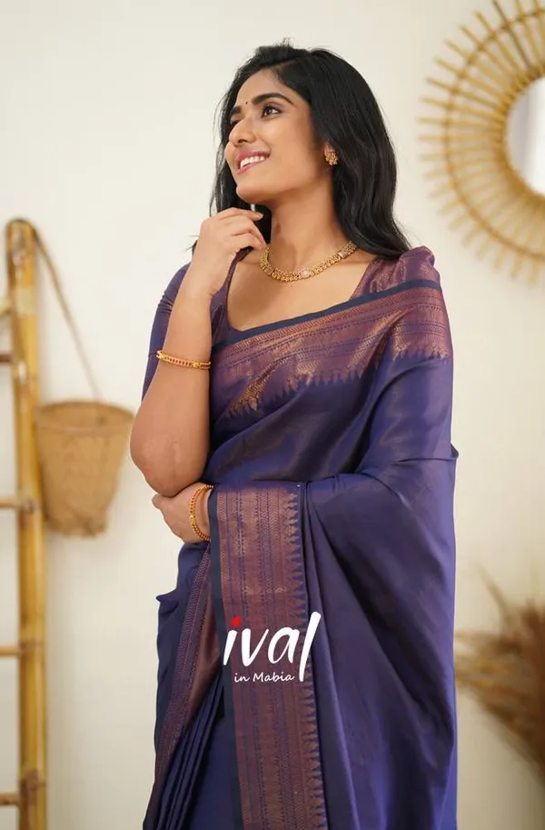 Woven_Kanjivaram_,_Banarasi_Jacquard_Saree