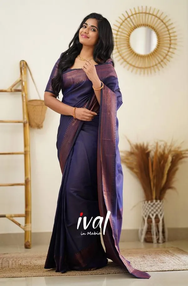 Woven_Kanjivaram_,_Banarasi_Jacquard_Saree