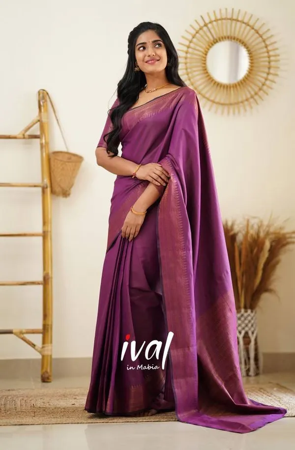 Woven_Kanjivaram_,_Banarasi_Jacquard_Saree