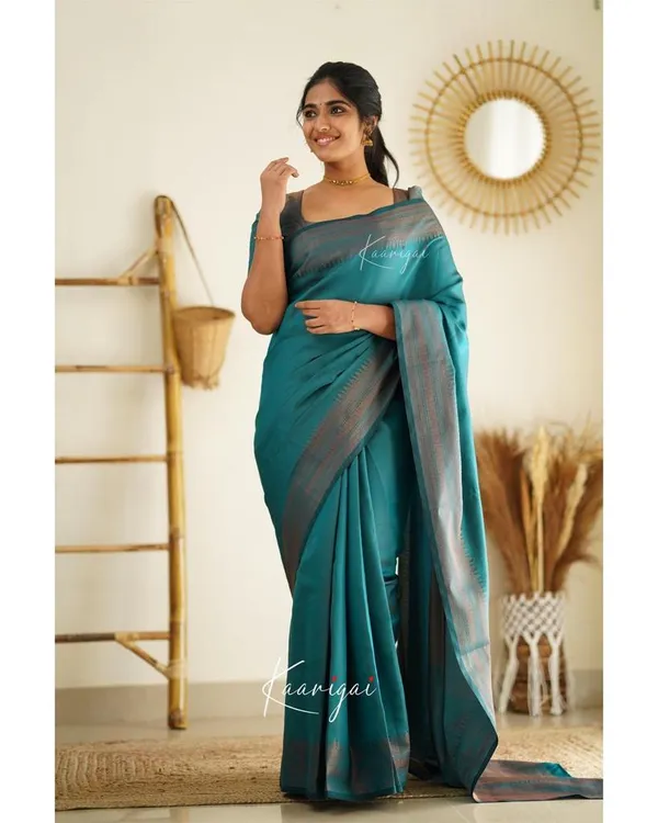 Woven_Kanjivaram_,_Banarasi_Jacquard_Saree