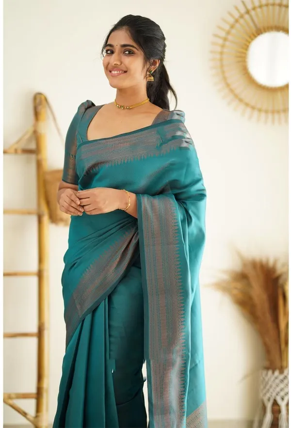 Woven_Kanjivaram_,_Banarasi_Jacquard_Saree