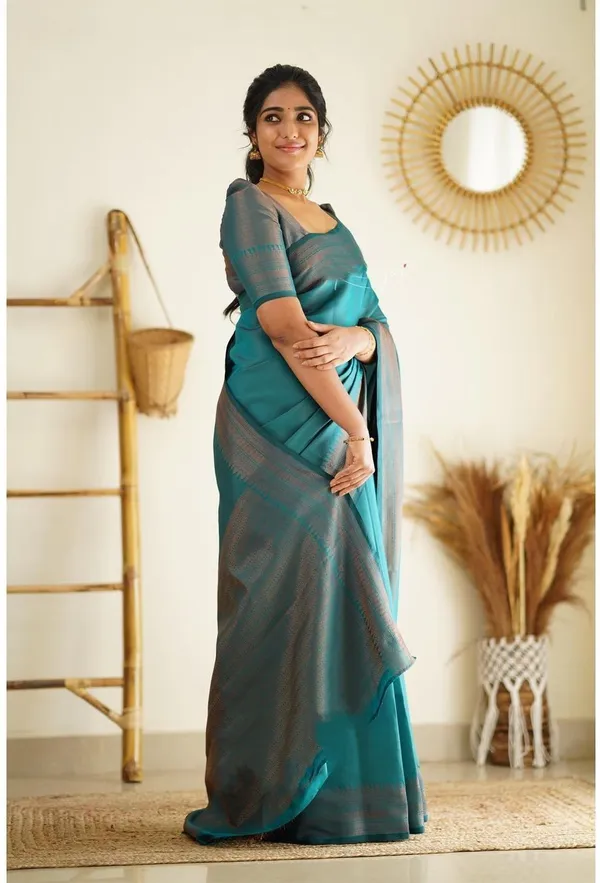Woven_Kanjivaram_,_Banarasi_Jacquard_Saree