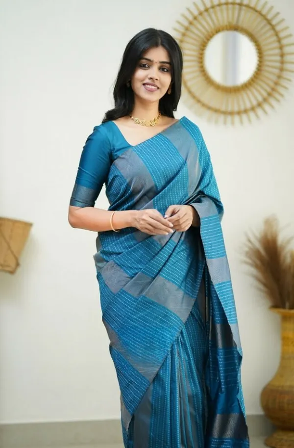 Woven_Kanjivaram_,_Banarasi_Jacquard_Saree