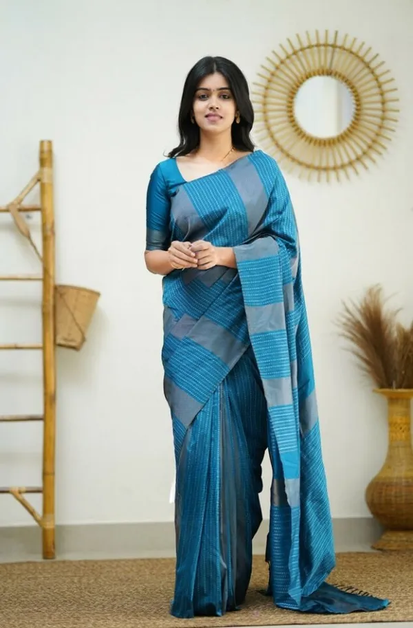 Woven_Kanjivaram_,_Banarasi_Jacquard_Saree