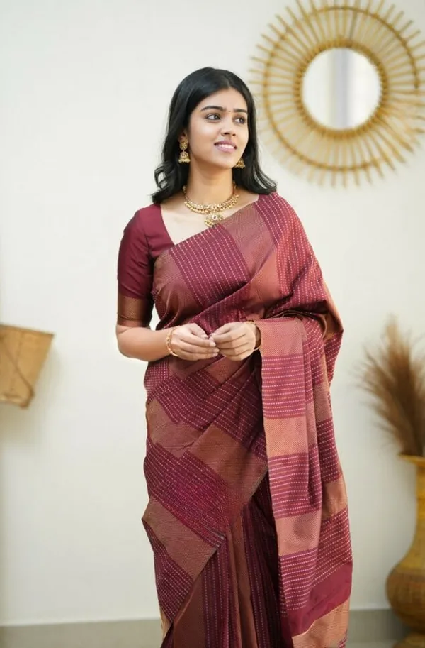 Woven_Kanjivaram_,_Banarasi_Jacquard_Saree