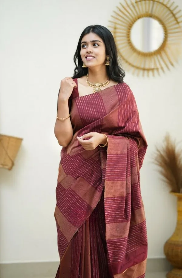 Woven_Kanjivaram_,_Banarasi_Jacquard_Saree