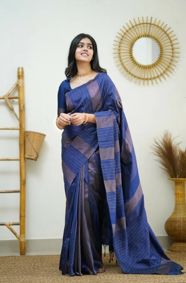 Woven_Kanjivaram_,_Banarasi_Jacquard_Saree