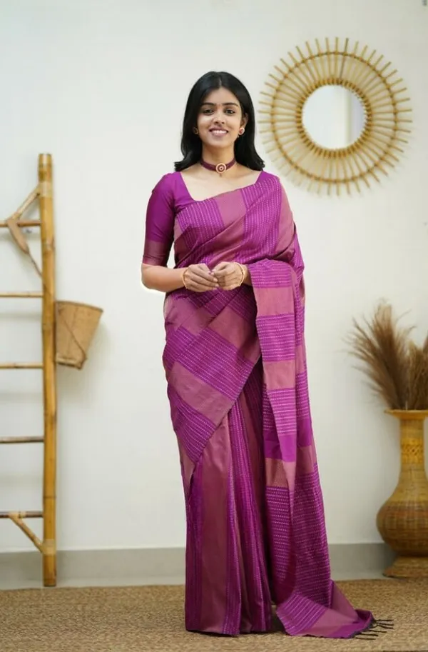 Woven_Kanjivaram_,_Banarasi_Jacquard_Saree