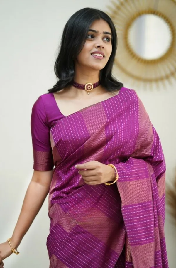 Woven_Kanjivaram_,_Banarasi_Jacquard_Saree