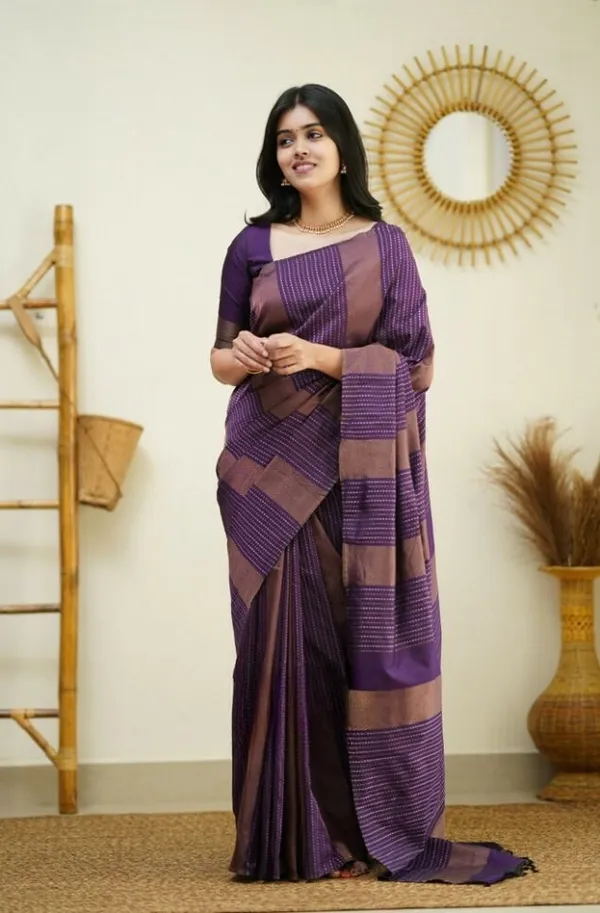 Woven_Kanjivaram_,_Banarasi_Jacquard_Saree