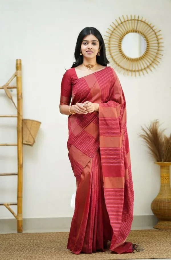 Woven_Kanjivaram_,_Banarasi_Jacquard_Saree