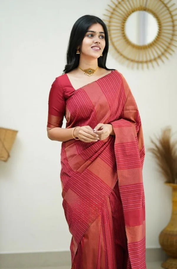 Woven_Kanjivaram_,_Banarasi_Jacquard_Saree