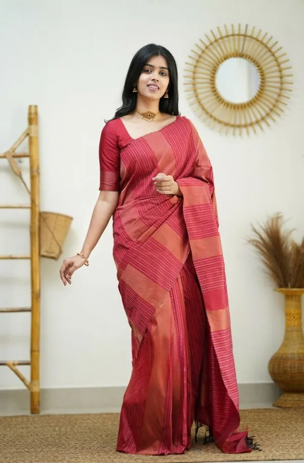 Woven_Kanjivaram_,_Banarasi_Jacquard_Saree