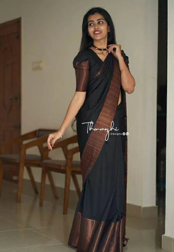 Woven_Kanjivaram_,_Banarasi_Jacquard_Saree