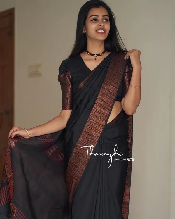 Woven_Kanjivaram_,_Banarasi_Jacquard_Saree