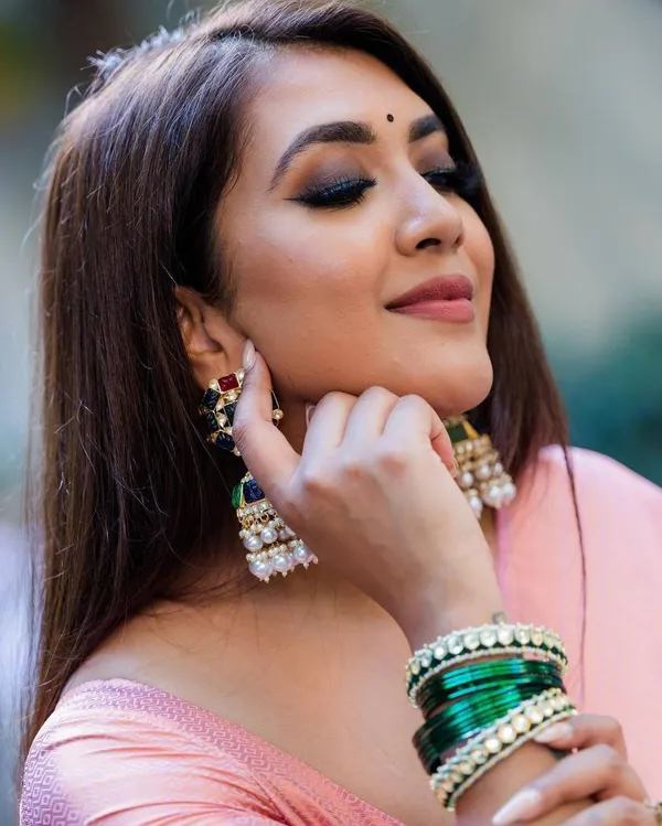Woven_Kanjivaram_,_Banarasi_Jacquard_Saree