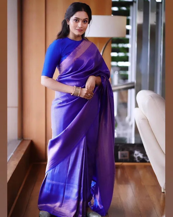 Woven_Kanjivaram_,_Banarasi_Jacquard_Saree