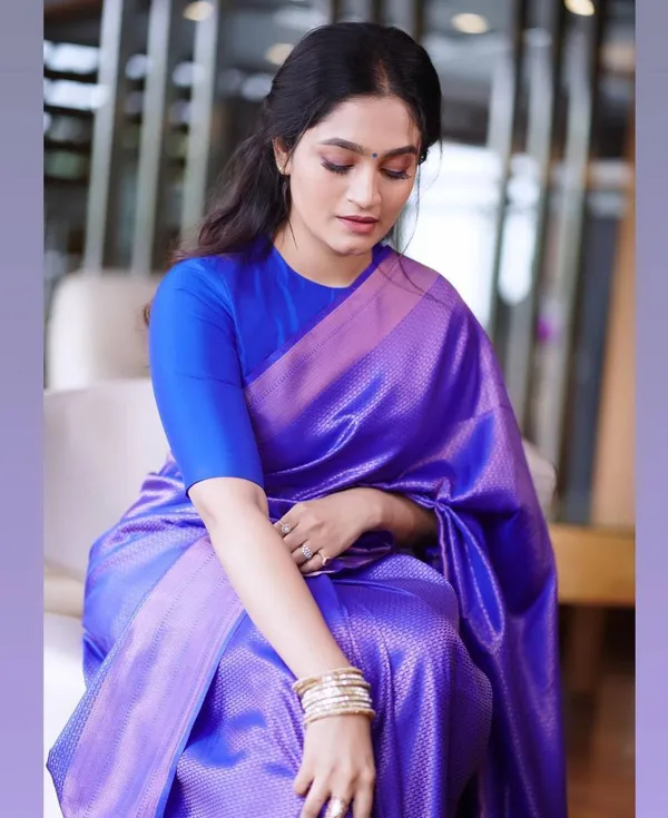 Woven_Kanjivaram_,_Banarasi_Jacquard_Saree