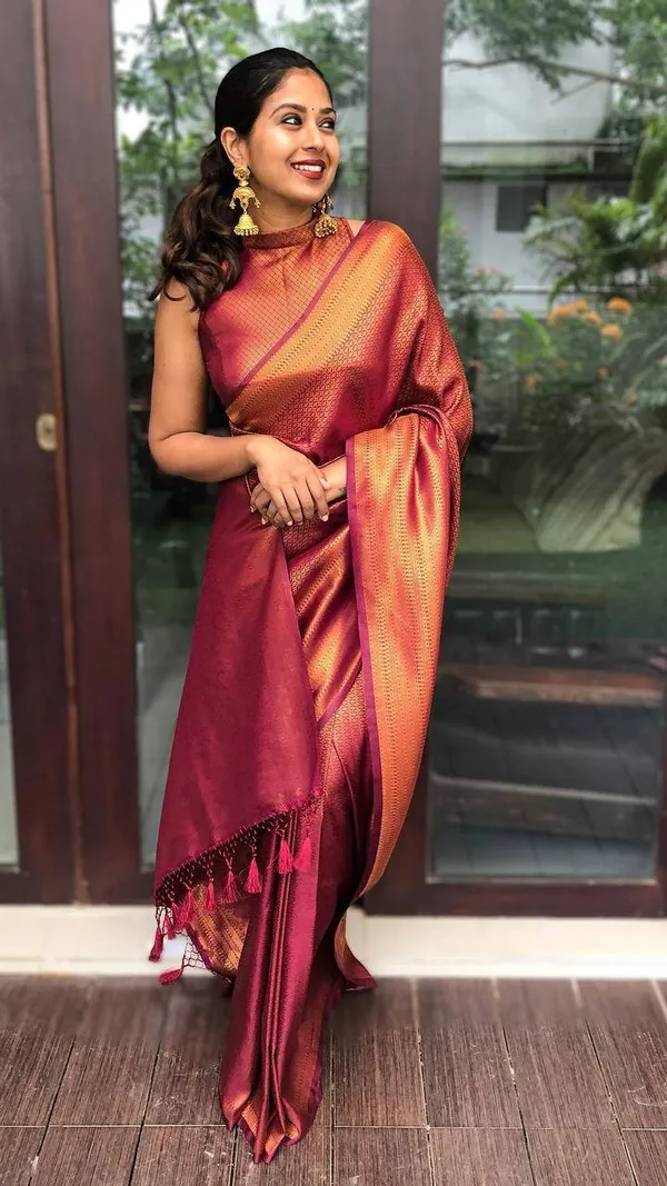 Woven_Kanjivaram_,_Banarasi_Jacquard_Saree