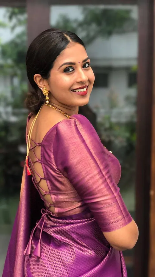 Woven_Kanjivaram_,_Banarasi_Jacquard_Saree
