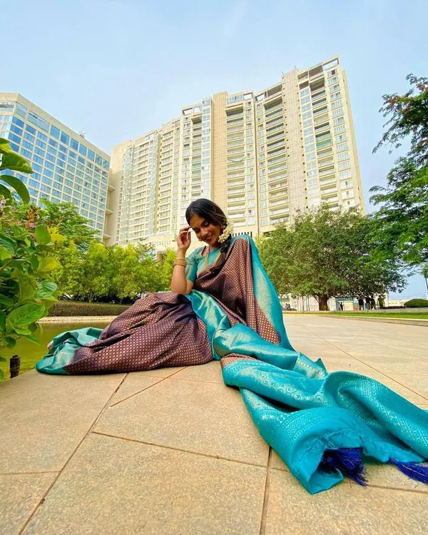 Woven_Kanjivaram_,_Banarasi_Jacquard_Saree