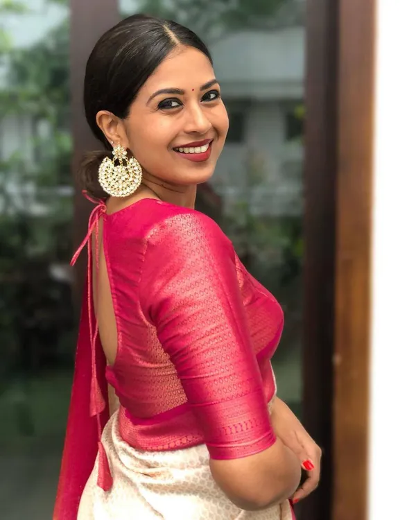Woven_Kanjivaram_,_Banarasi_Jacquard_Saree