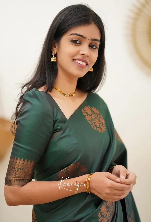 Woven_Kanjivaram_,_Banarasi_Jacquard_Saree