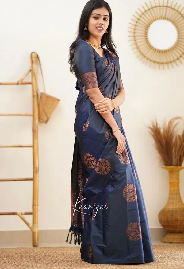 Woven_Kanjivaram_,_Banarasi_Jacquard_Saree