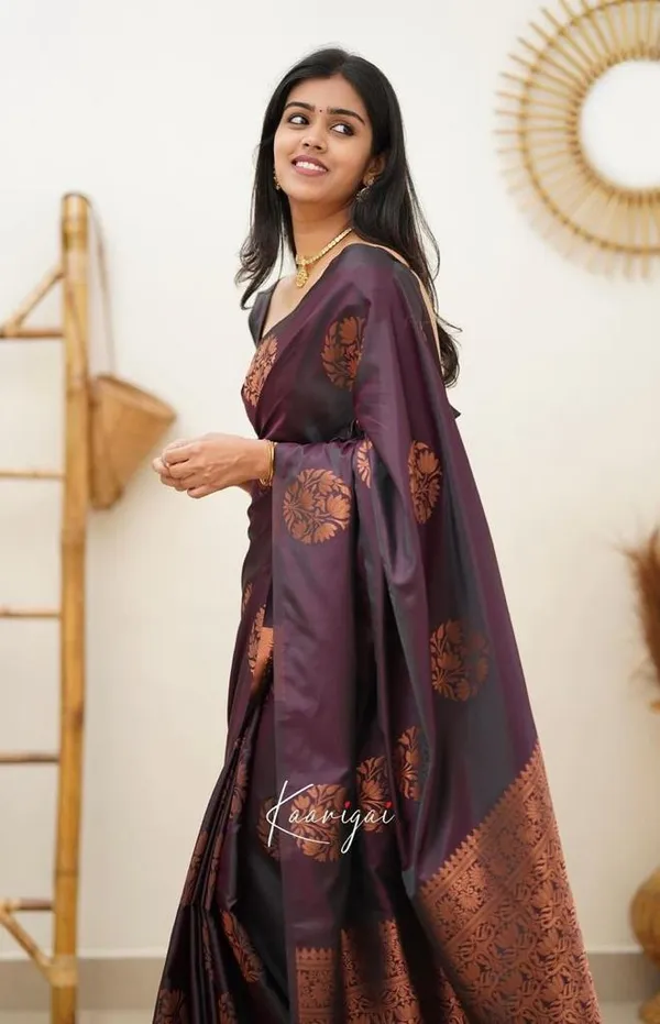 Woven_Kanjivaram_,_Banarasi_Jacquard_Saree