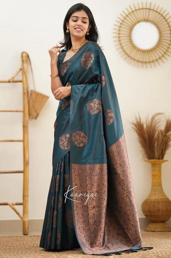 Woven_Kanjivaram_,_Banarasi_Jacquard_Saree