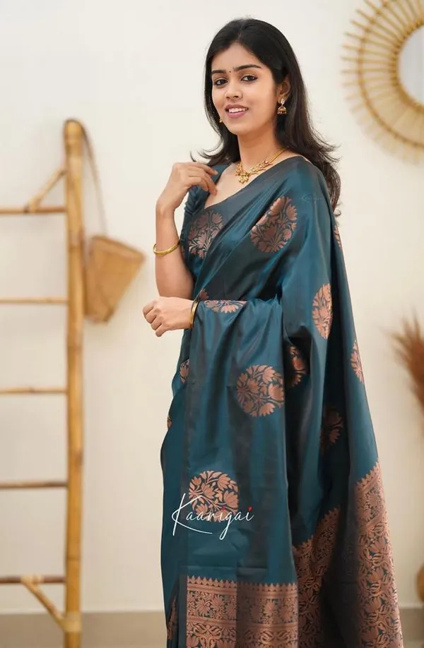 Woven_Kanjivaram_,_Banarasi_Jacquard_Saree
