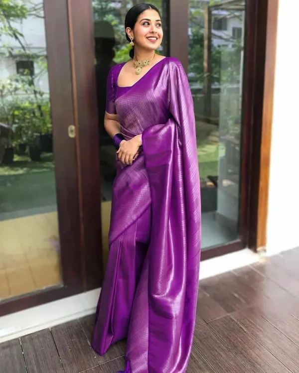Woven_Kanjivaram_,_Banarasi_Jacquard_Saree