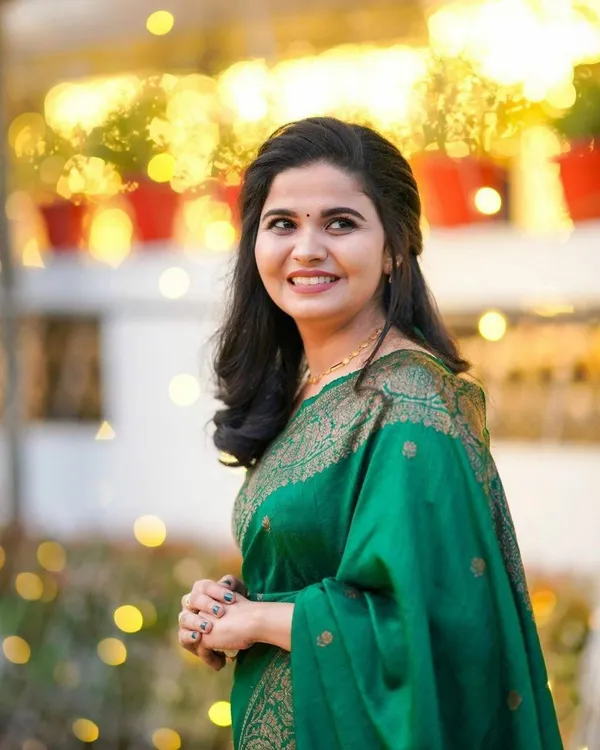 Woven_Kanjivaram_,_Banarasi_Jacquard_Saree