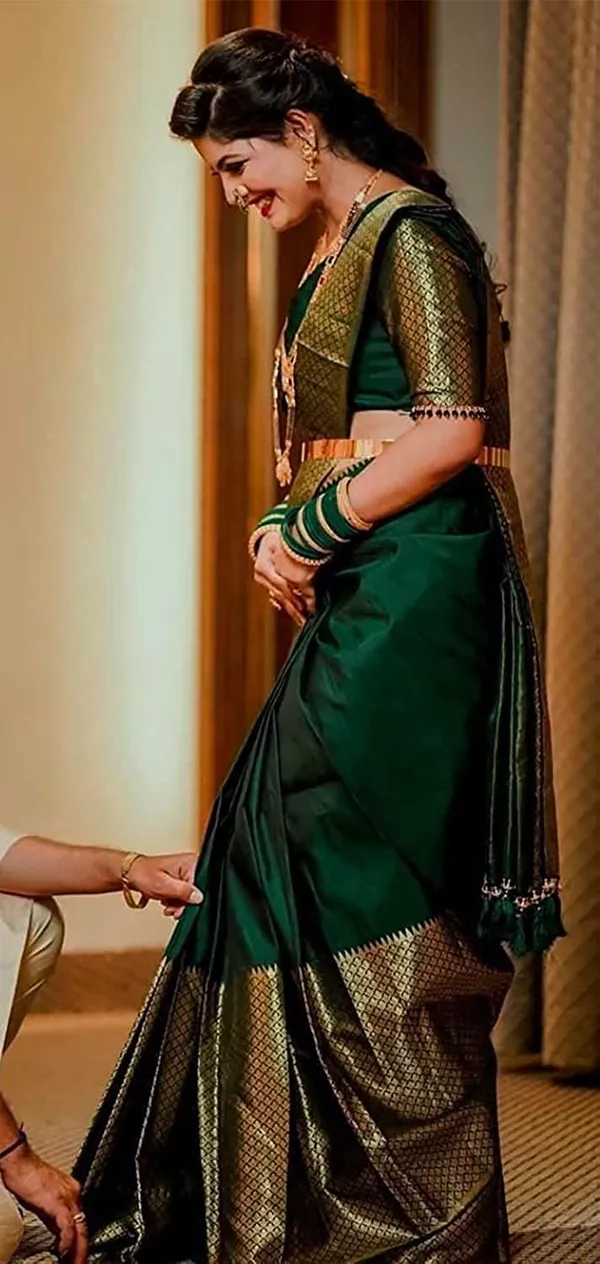 Woven_Kanjivaram_,_Banarasi_Jacquard_Saree