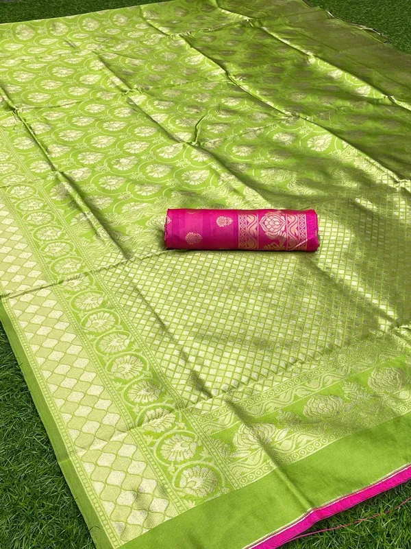 Woven_Kanjivaram_,_Banarasi_Jacquard_Saree