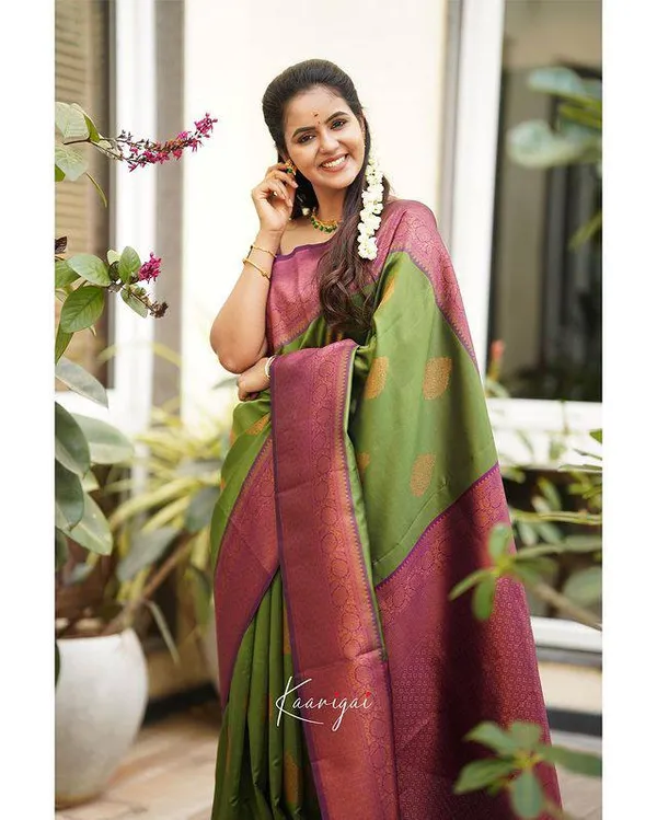 Woven_Kanjivaram_,_Banarasi_Jacquard_Saree