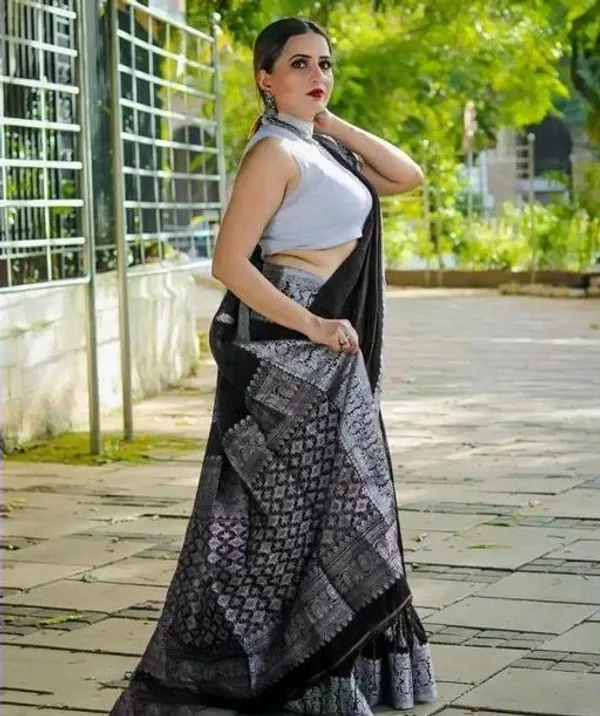 Woven_Kanjivaram_,_Banarasi_Jacquard_Saree
