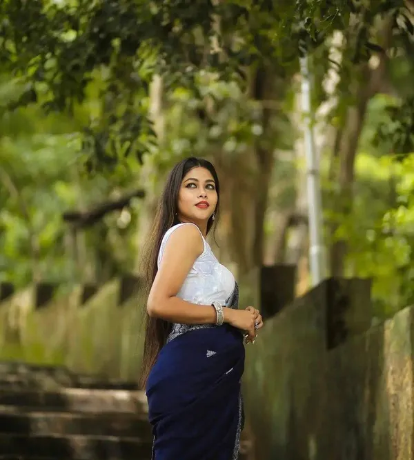 Woven_Kanjivaram_,_Banarasi_Jacquard_Saree