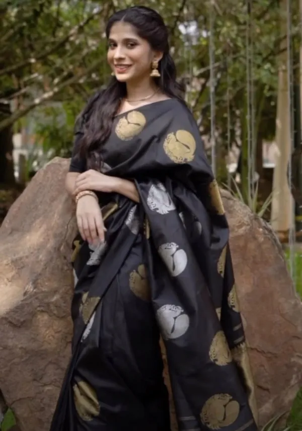 Woven_Kanjivaram_,_Banarasi_Jacquard_Saree