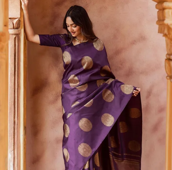 Woven_Kanjivaram_,_Banarasi_Jacquard_Saree