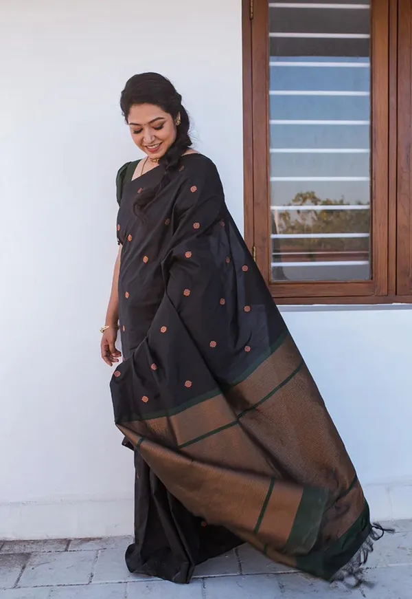 Woven_Kanjivaram_,_Banarasi_Jacquard_Saree