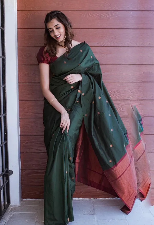 Woven_Kanjivaram_,_Banarasi_Jacquard_Saree