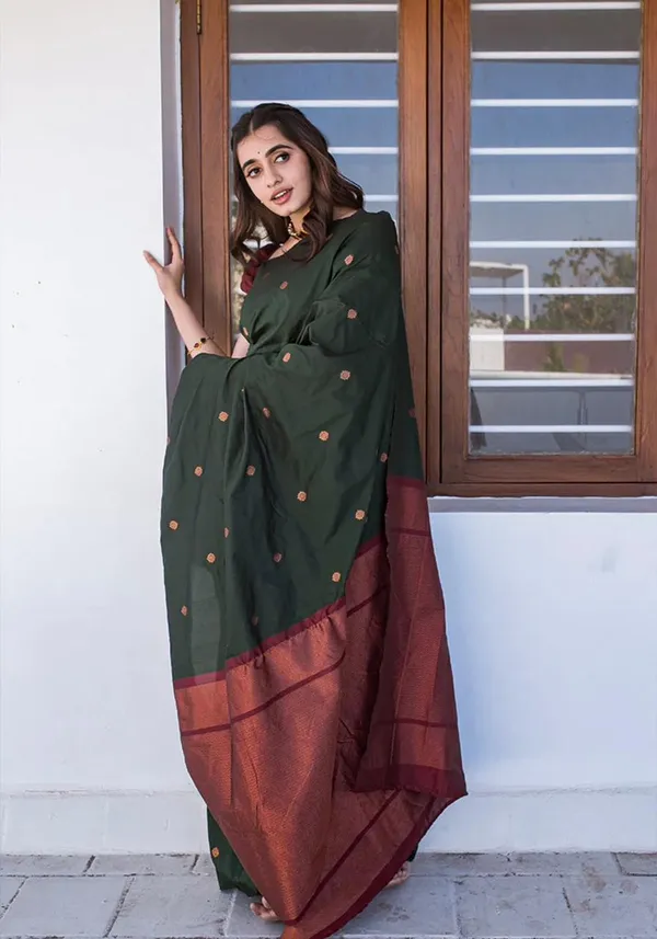 Woven_Kanjivaram_,_Banarasi_Jacquard_Saree