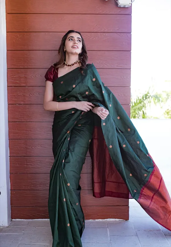 Woven_Kanjivaram_,_Banarasi_Jacquard_Saree