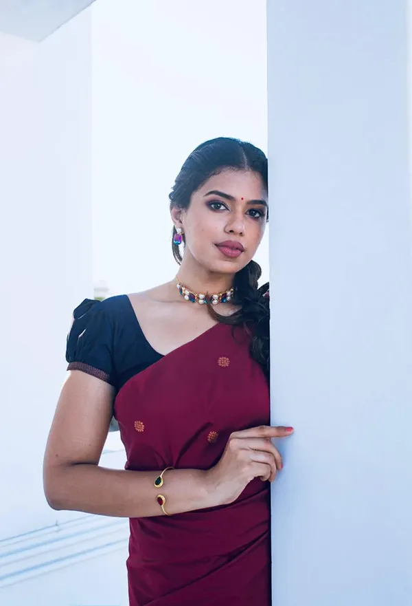 Woven_Kanjivaram_,_Banarasi_Jacquard_Saree